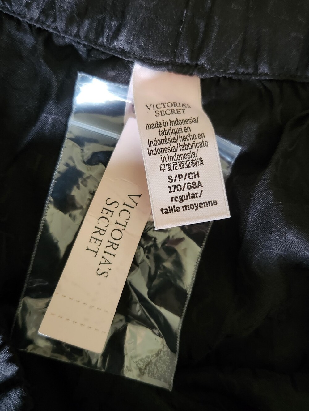 Victoria's Secret Signature Black Satin Set Size Small - Picture 2 of 11